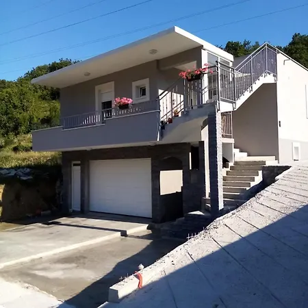 Villa Vacation In Nature Near Omis *